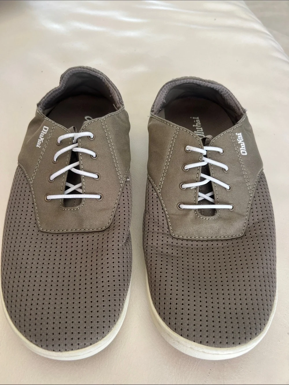 OluKai Men's Nohea Moku Sz 8 Casual slip on sneakers. Drop in Heel,Quick drying.